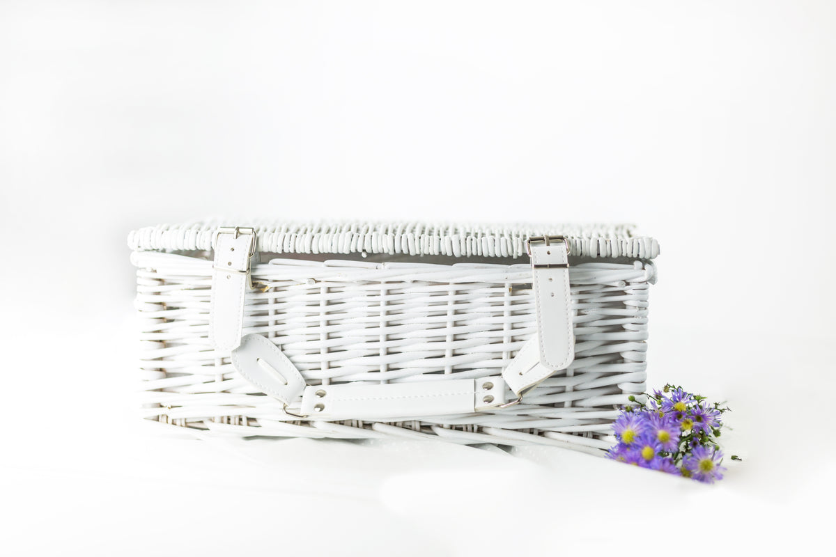 Optional upgrade to white willow hamper basket
