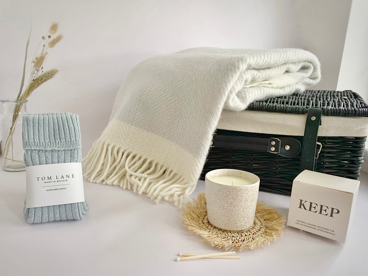 Luxury Cosy Blanket Candle Gift Hamper