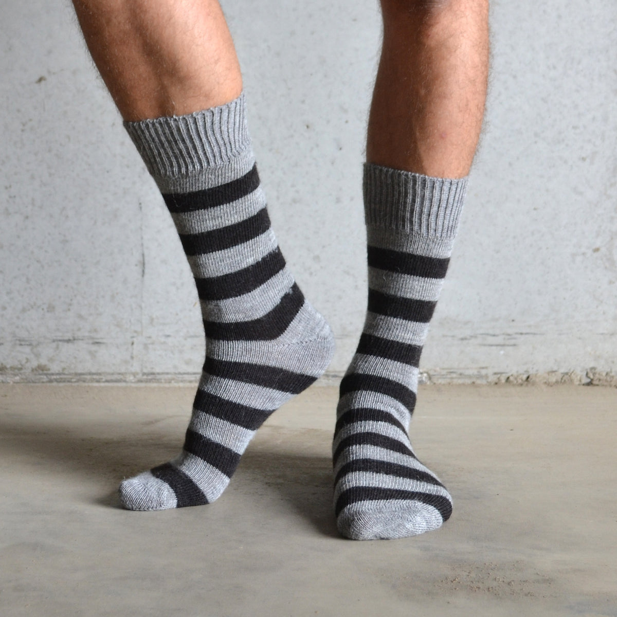 Alpaca Charcoal Stripes Day Socks - Mens